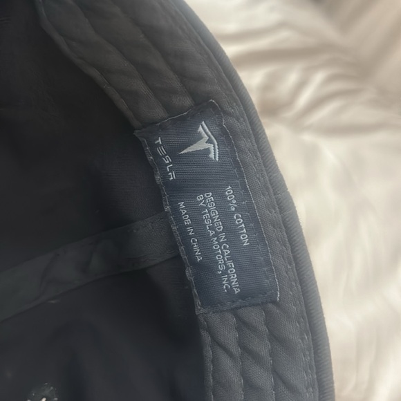 Cap Tesla - Picture 6 of 7